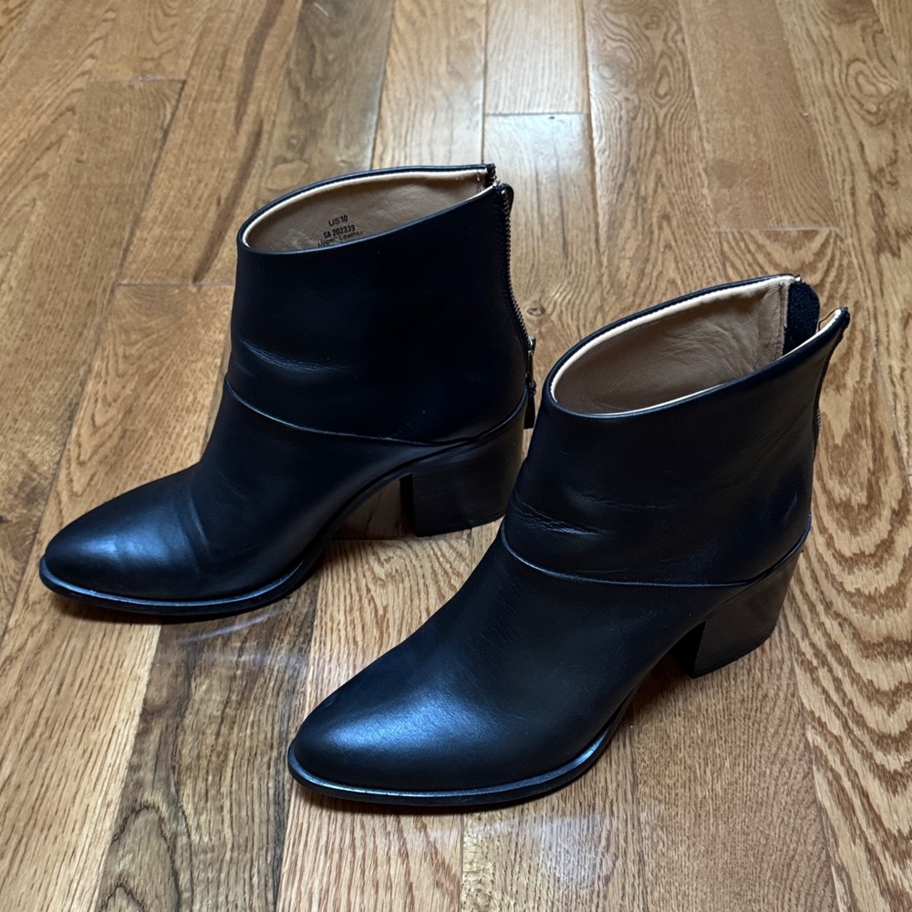Nisolo Black Leather Heeled Boots